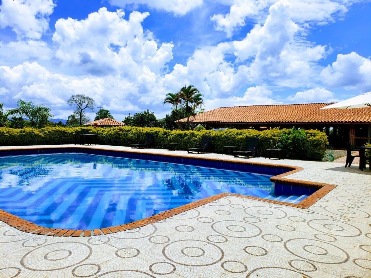 Hotel Campestre Cafe Tropical Кимбайя Экстерьер фото