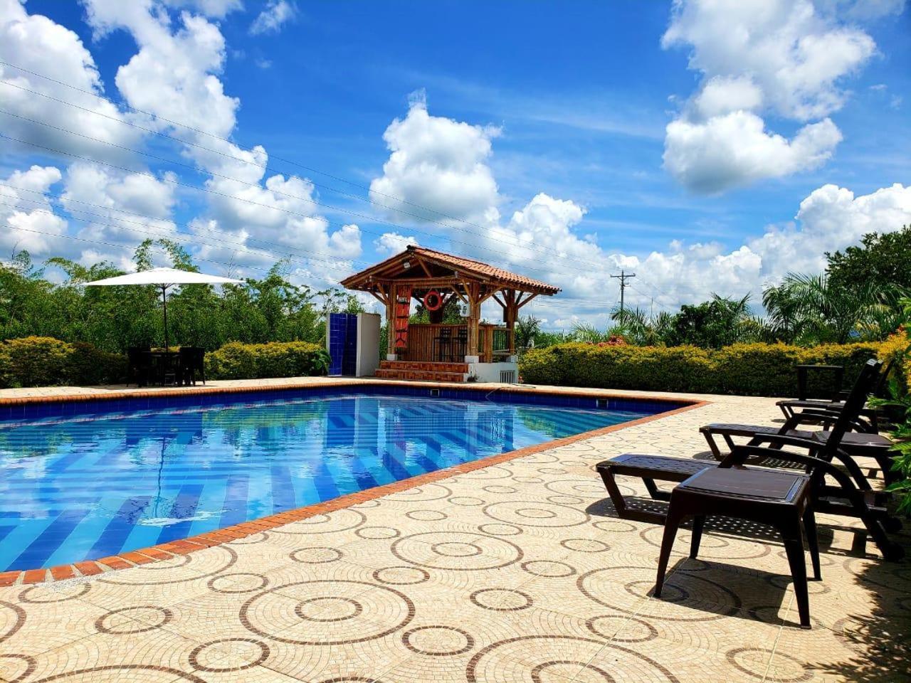 Hotel Campestre Cafe Tropical Кимбайя Экстерьер фото
